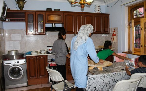 В Общественном объединении Təmiz Dünya нашли приют десятки женщин, подвергавшиеся насилию В Общественном объединении Təmiz Dünya нашли приют десятки женщин, подвергавшиеся насилию - Sputnik Азербайджан
