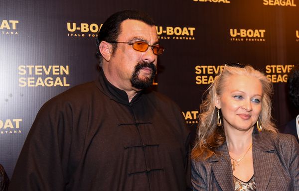 Стивен Сигал презентовал часы в Баку - Sputnik Азербайджан