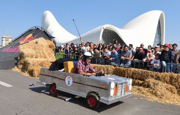 Гонки на мыльницах в центре Баку – соревнования Red Bull Soapbox - Sputnik Азербайджан