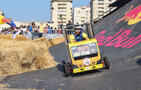 Гонки на мыльницах в центре Баку – соревнования Red Bull Soapbox - Sputnik Азербайджан