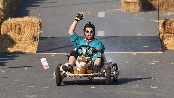 Гонки на мыльницах в центре Баку – соревнования Red Bull Soapbox - Sputnik Азербайджан