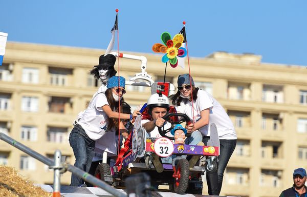 Гонки на мыльницах в центре Баку – соревнования Red Bull Soapbox - Sputnik Азербайджан