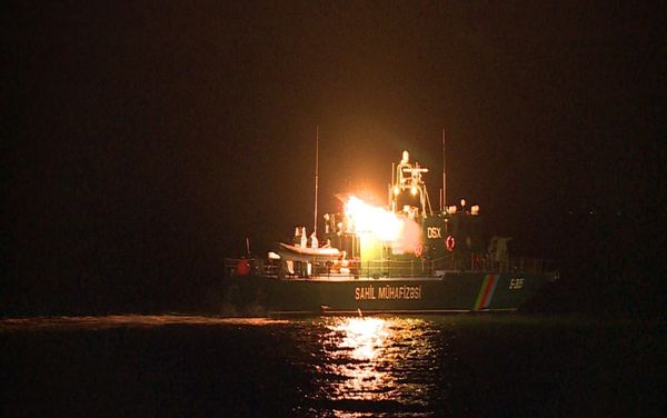 На Каспии проведены тактические учения в связи с возможными угрозами нефтегазовой инфраструктуре - Sputnik Азербайджан