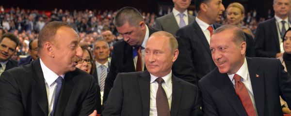 Президент РФ Владимир Путин, президент Азербайджана Ильхам Алиев и президент Турции Реджеп Тайип Эрдоган на XXIII Мировом энергетическом конгрессе в Стамбуле - Sputnik Азербайджан