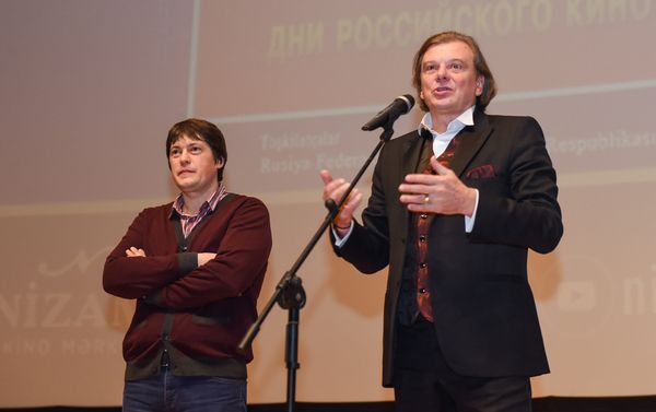 Дни кино открывали российский режиссер Юрий Васильев и директор продюсерского центра Кинофест Сергей Брагин. - Sputnik Азербайджан