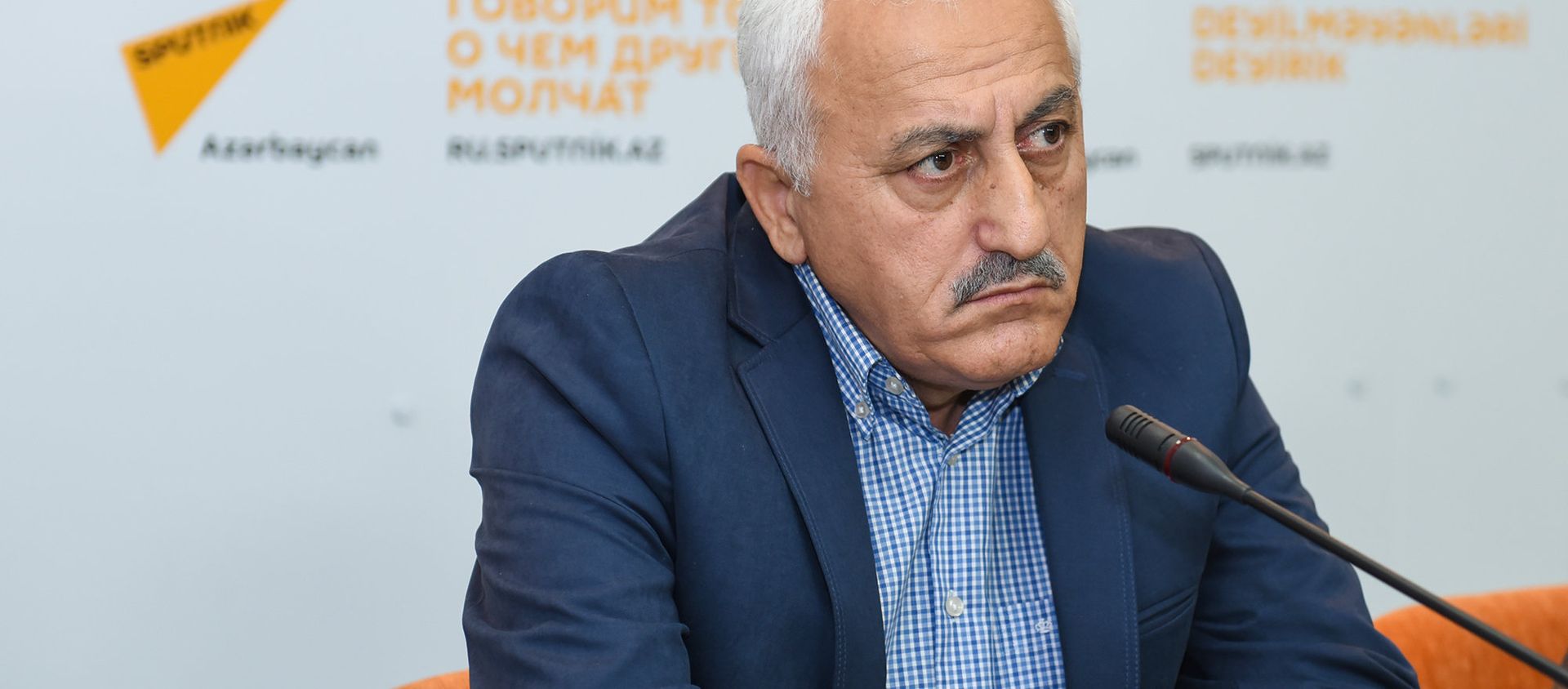 Глава Центра регионального развития АР Чингиз Исмаилов в Мультимедийном пресс-центре Sputnik Азербайджан  - Sputnik Азербайджан, 1920, 25.01.2021