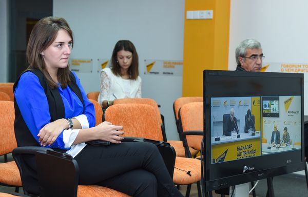 Видеомост Баку-Астана на тему Перспективы азербайджано-казахстанских отношений в Мультимедийном пресс-центре Sputnik Азербайджан - Sputnik Азербайджан