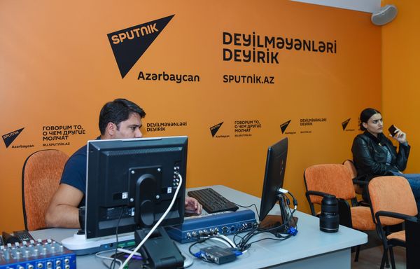 Видеомост Баку-Астана на тему Перспективы азербайджано-казахстанских отношений в Мультимедийном пресс-центре Sputnik Азербайджан - Sputnik Азербайджан