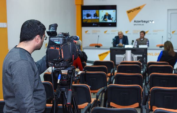 Видеомост Баку-Астана на тему Перспективы азербайджано-казахстанских отношений в Мультимедийном пресс-центре Sputnik Азербайджан - Sputnik Азербайджан