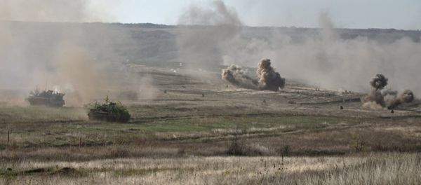 Танки во время тактических учений, архивное фото - Sputnik Азербайджан
