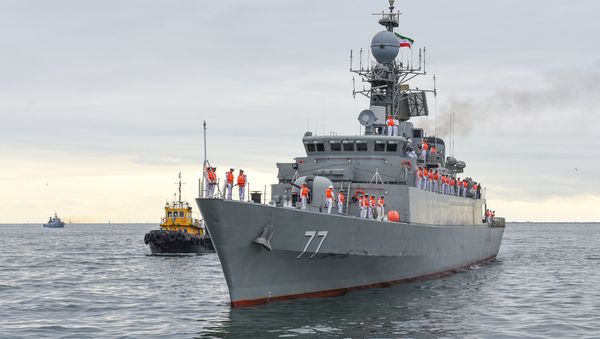 Иранские корабли Дамаванд и Джошан в бакинском порту - Sputnik Азербайджан