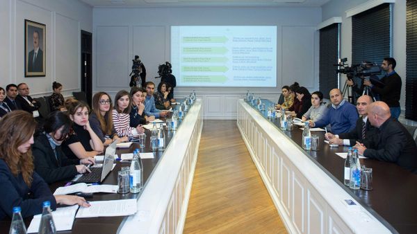 Брифинг директора Государственного агентства профессионального образования (ГАПО) при Министерстве образования АР - Sputnik Азербайджан