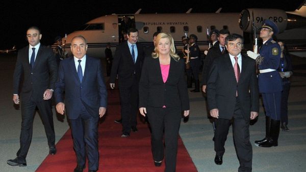 Xorvatiya Prezidenti Kolinda Qrabar-Kitaroviç Azərbaycana rəsmi səfərə gəlib - Sputnik Азербайджан