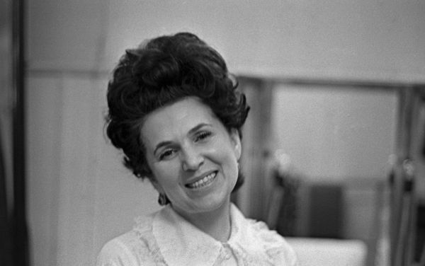 Певица, Народная артистка СССР Галина Павловна Вишневская - Sputnik Азербайджан