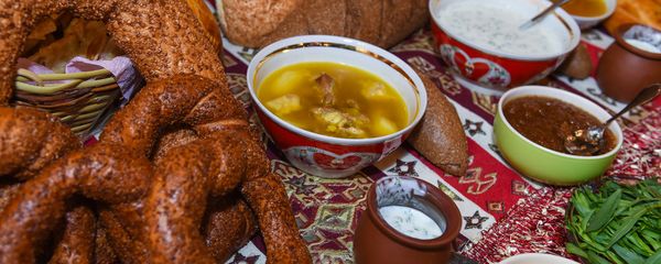 Стол с блюдами азербайджанской кухни, фото из архива - Sputnik Азербайджан
