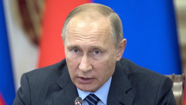 Президент РФ Владимир Путин проводит заседание Совета по межнациональным отношениям в Астрахани - Sputnik Азербайджан