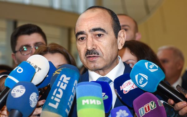 Помощник президента Азербайджана по общественно-политическим вопросам Али Гасанов - Sputnik Азербайджан
