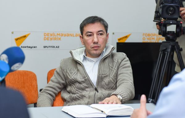 Политолог Ильгар Велизаде в Мультимедийном пресс-центре Sputnik Азербайджан - Sputnik Азербайджан