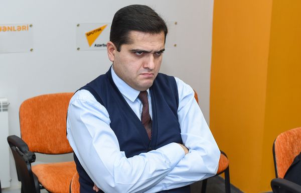 Политолог Эльхан Шахиноглу в Мультимедийном пресс-центре Sputnik Азербайджан - Sputnik Азербайджан