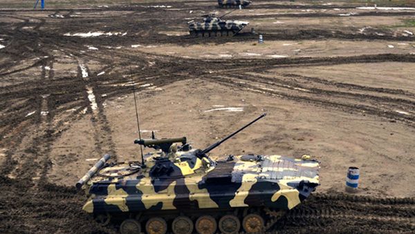 Военные учения подразделений бронетехники ВС Азербайджана - Sputnik Азербайджан