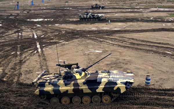 Военные учения подразделений бронетехники ВС Азербайджана - Sputnik Азербайджан