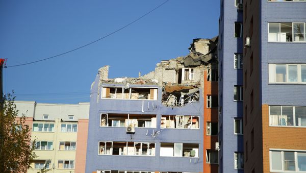 Разбор завалов на месте взрыва бытового газа в жилом доме в Рязани - Sputnik Азербайджан