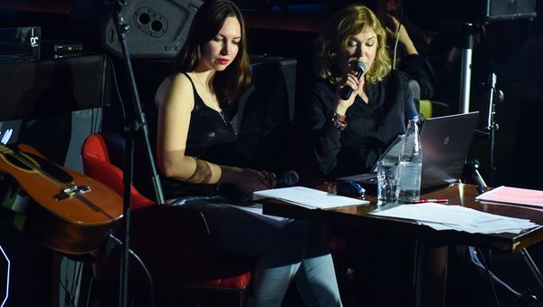 В Баку прошел творческий вечер поэта Светланы Лаврентьевой и писателя Натальи Тованчевой - Sputnik Азербайджан