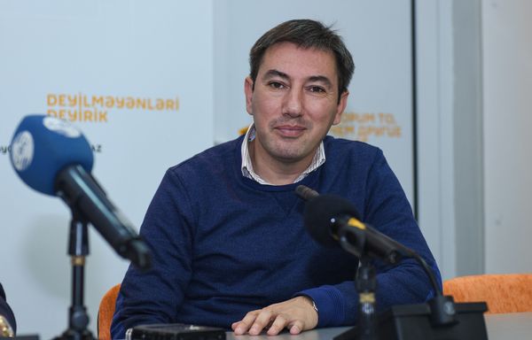 Пресс-конференция на тему Об успехе картины Али и Нино и тенденциях в национальном кино в мультимедийном пресс-центре Sputnik Азербайджан. - Sputnik Азербайджан