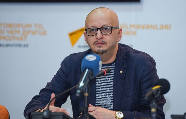 Пресс-конференция на тему Об успехе картины Али и Нино и тенденциях в национальном кино в мультимедийном пресс-центре Sputnik Азербайджан. - Sputnik Азербайджан