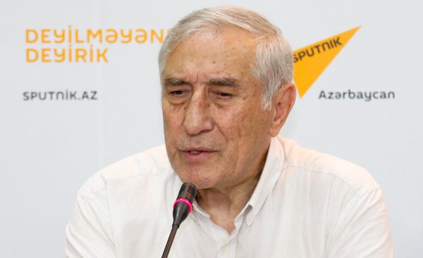 Максим Мусаев: в годы СССР не было таких понятий, как высшие, средние и низшие слои населения. Да и быть не могло. - Sputnik Азербайджан
