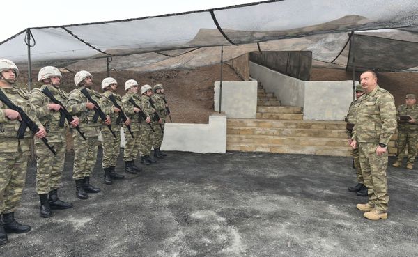Президент Алиев ознакомился с оперативными условиями в передовом командном пункте в Физулинском районе - Sputnik Азербайджан