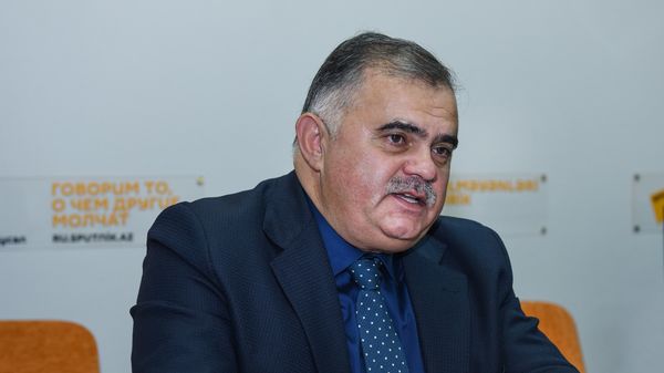 Политолог Арзу Нагиев в Мультимедийном пресс-центре Sputnik Азербайджан - Sputnik Азербайджан