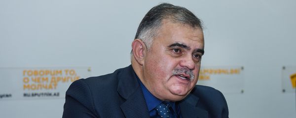 Политолог Арзу Нагиев в Мультимедийном пресс-центре Sputnik Азербайджан - Sputnik Азербайджан