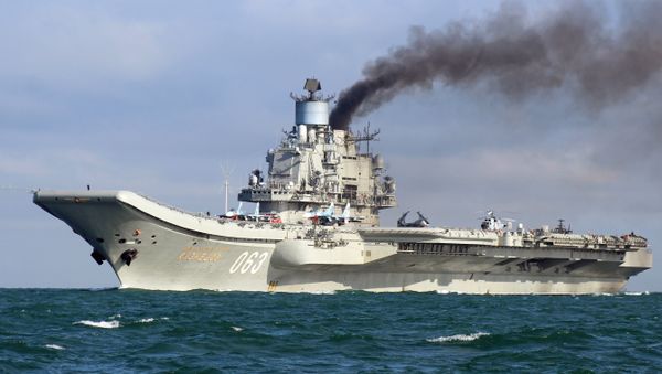 Тяжелый авианесущий крейсер Адмирал Флота Советского Союза Кузнецов, фото из архива - Sputnik Азербайджан