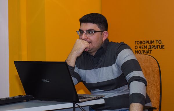 47-е заседание Клуба политологов Южный Кавказ на тему Влияние выборов в США на военно-политическую обстановку в регионе в Мультимедийном пресс-центре Sputnik Азербайджан - Sputnik Азербайджан