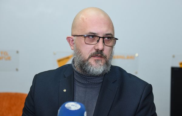 47-е заседание Клуба политологов Южный Кавказ на тему Влияние выборов в США на военно-политическую обстановку в регионе в Мультимедийном пресс-центре Sputnik Азербайджан - Sputnik Азербайджан