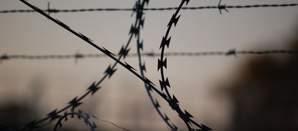 Колючая проволока, фото из архива - Sputnik Азербайджан