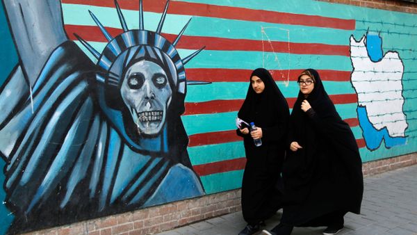 Бывшее посольство США в Тегеране - Sputnik Азербайджан