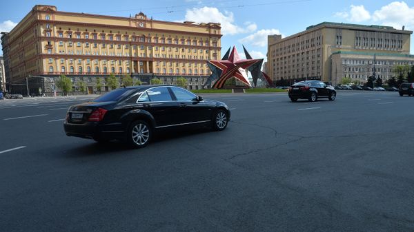 Здание Федеральной службы безопасности в Москве - Sputnik Азербайджан