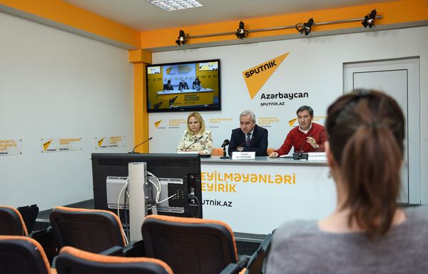 Видеомост Баку-Минск-Астана-Кишинев на тему “Проблемы мультикультурализма на постсоветском пространстве” в Мультимедийном пресс-центре Sputnik Азербайджан - Sputnik Азербайджан