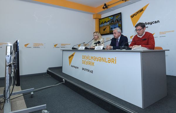 Видеомост Баку-Минск-Астана-Кишинев на тему “Проблемы мультикультурализма на постсоветском пространстве” в Мультимедийном пресс-центре Sputnik Азербайджан - Sputnik Азербайджан