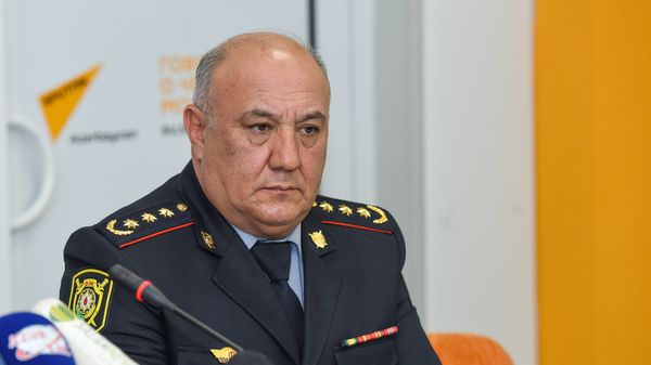 Глава отдела по связям с общественностью Главного управления дорожной полиции города Баку Вагиф Асадов - Sputnik Азербайджан