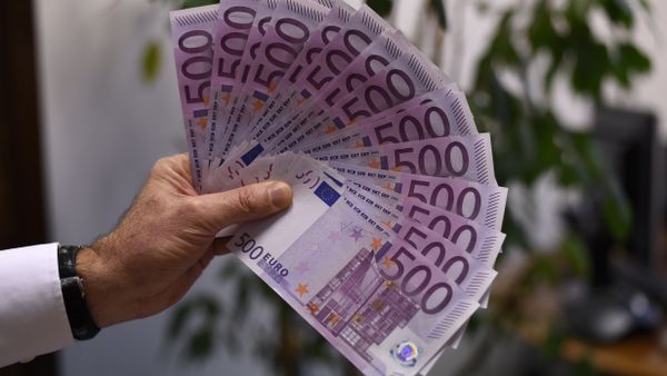 Купюры достоинством в 500 евро, фото из архива - Sputnik Азербайджан