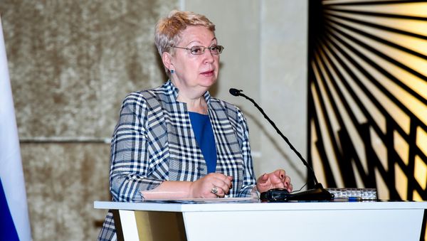 Министр образования и науки РФ Ольга Васильева в ходе научно-практической конференции Состояние и перспективы российско-азербайджанского сотрудничества в сфере образования, науки и культуры в Баку - Sputnik Азербайджан