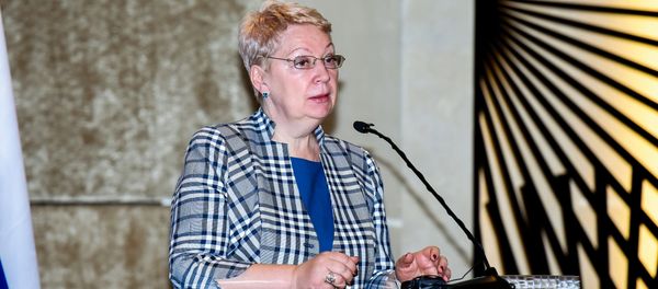 Министр образования и науки РФ Ольга Васильева в ходе научно-практической конференции Состояние и перспективы российско-азербайджанского сотрудничества в сфере образования, науки и культуры в Баку - Sputnik Азербайджан