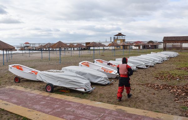 Зимняя тренировка Федерации парусного спорта Азербайджана - Sputnik Азербайджан