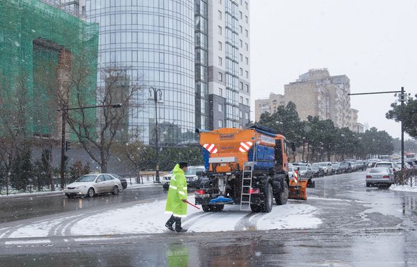 Обильный снегопад в Баку - Sputnik Азербайджан