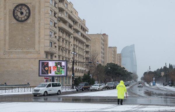 Обильный снегопад в Баку - Sputnik Азербайджан