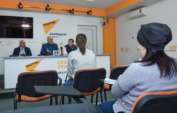 Пресс-конференция на тему Как дорожала потребительская корзина в 2016 году - Sputnik Азербайджан