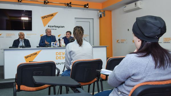 Пресс-конференция на тему Как дорожала потребительская корзина в 2016 году - Sputnik Азербайджан